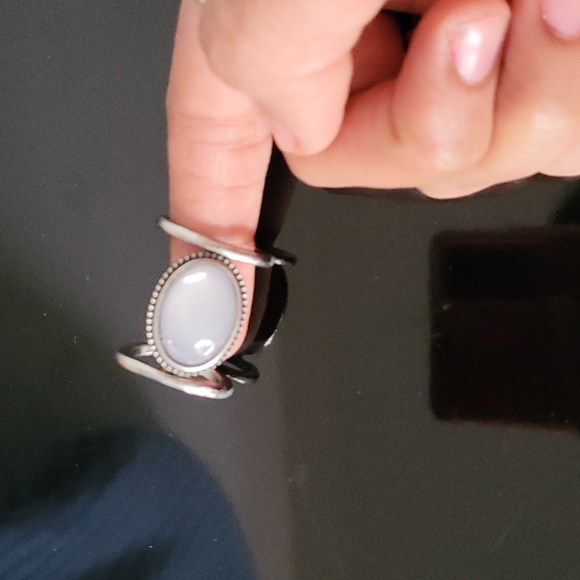 Ring - Picture 3 of 3